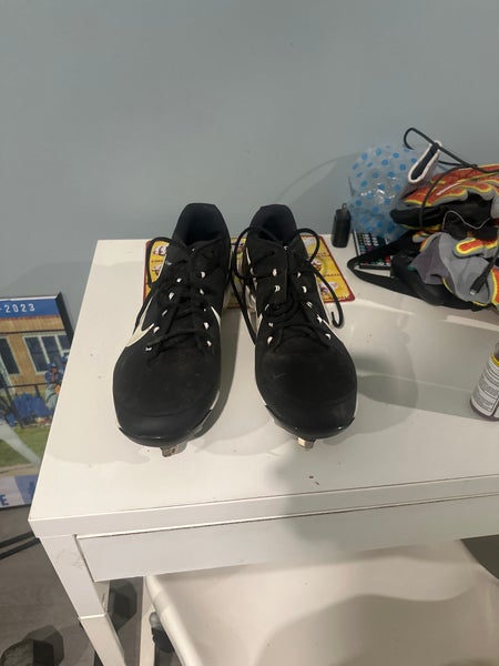 Men's Size M 14.0 (W 15.0) Nike (Used)