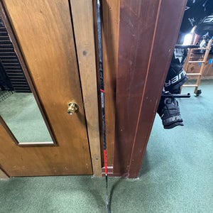 Junior CCM Right Handed JetSpeed FT6 P28 (New)