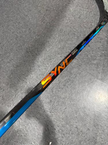 Junior Bauer Nexus Sync Hockey Stick | RH P92