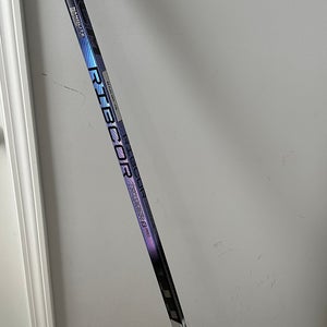 CCM Ribcore Trigger 8 Pro RH 85 Flex P28