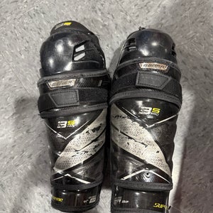 Junior Bauer Supreme 3S Pro Shin Pads 11" (Used)