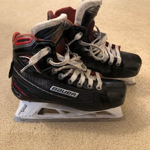 Bauer Vapor X900 Hockey Goalie Skates Regular Width Size 4 (Used)