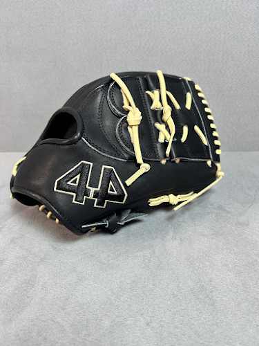 Pitcher's Right Hand Throw 44 Pro Signature Series Baseball Glove 11.75"