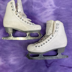 White Riedell Pearl Figure Skates Junior 1 (Used)