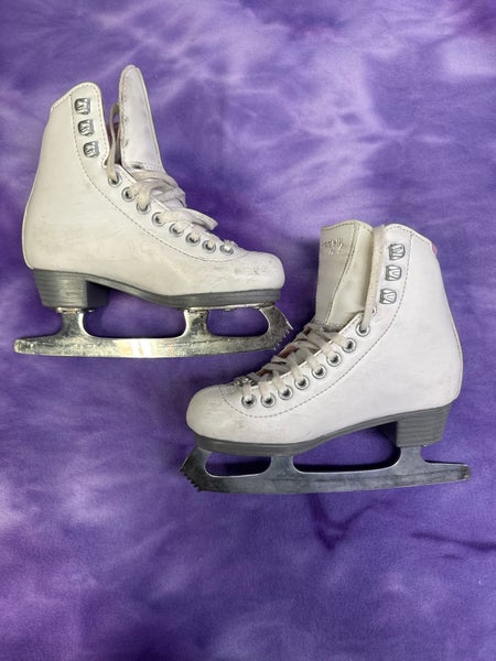 White Riedell Pearl Figure Skates Junior 1 (Used)