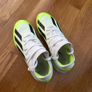 Green Unisex Youth Size M 3.5 (W 4.5) Adidas (Used)