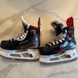 Bauer Regular Width 13.5 (Used) Vapor X5 Pro Hockey W/ 212R Runner