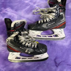 Junior Bauer LTX Pro+ Hockey Skates Regular Width Size 4 (Used)