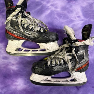 Junior Bauer LTX Pro+ Hockey Skates Regular Width Size 4 (Used)