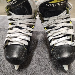 2023 Bauer Vapor 3X Hockey Skates Regular Width 11 (Used)