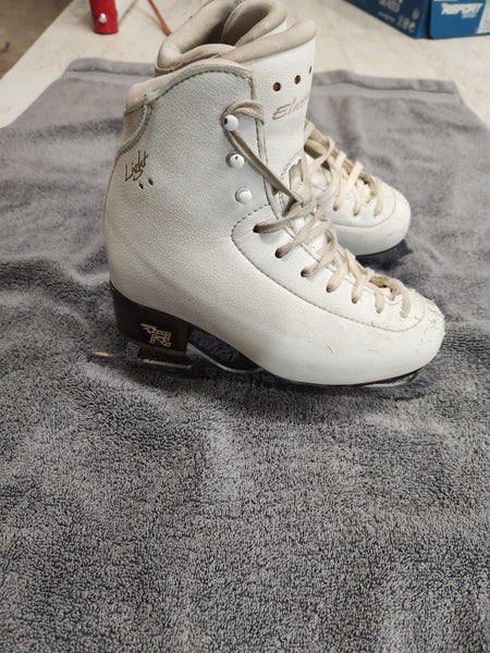 Risport Figure Skates B Adult 6 (Used)