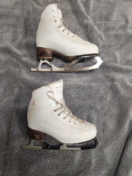 Risport Figure Skates B Adult 6 (Used)