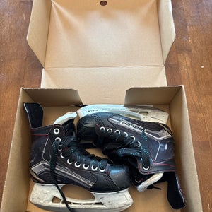 2021 Bauer Vapor X400 Regular Width Size 2.5 (Used)