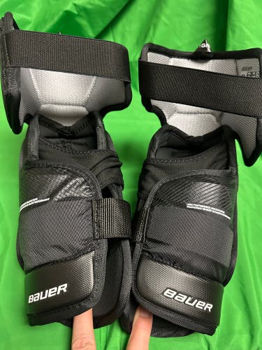 Extra Large Senior Bauer Pro Series (Used / Like New)