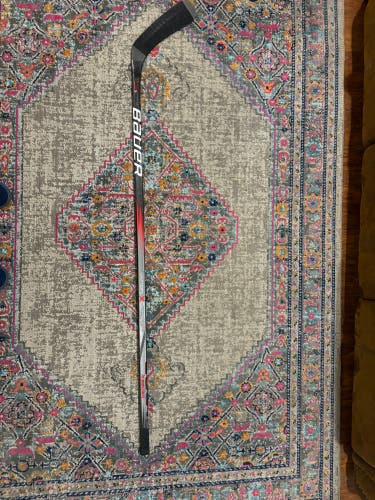 Senior Bauer Right Handed Vapor X5 Pro P92 (Used)