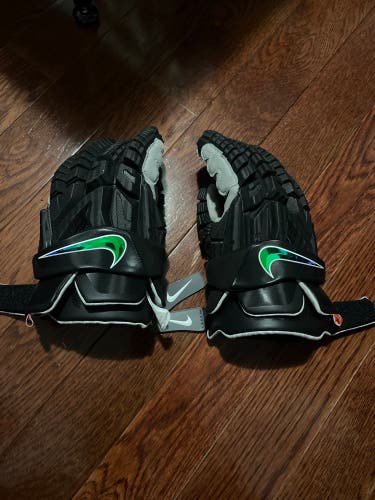 Lightly Used Nike Vapor Premier Medium