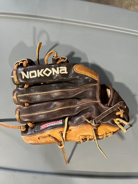2021 Infield Right Hand Throw Nokona Alpha Baseball Glove 11.25" (Used)