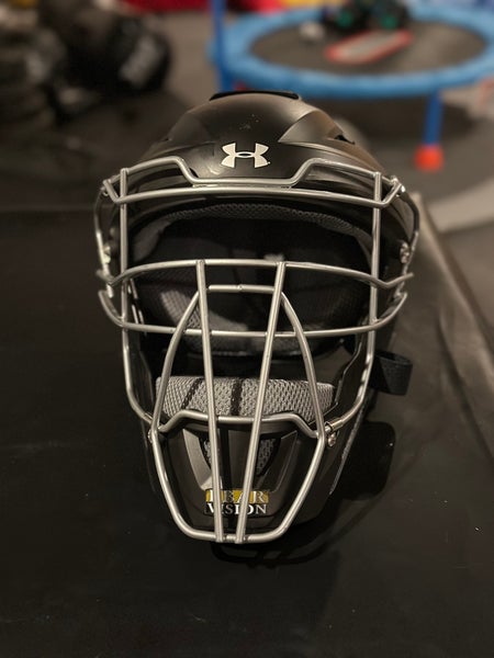 New Adult Under Armour UAHG3A-1 Catcher's Mask (7" - 7 1/2") | Black