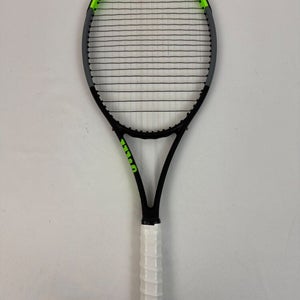 Wilson Blade 98 18x20 V7, 4 3/8 Very Good Condition