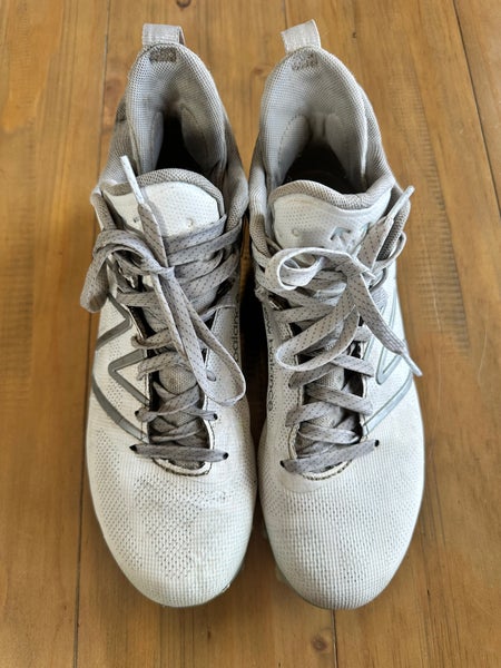 White Men's Size M 7.5 (W 8.5) Adult New Balance Mid Top Freeze 4.0 (Used)