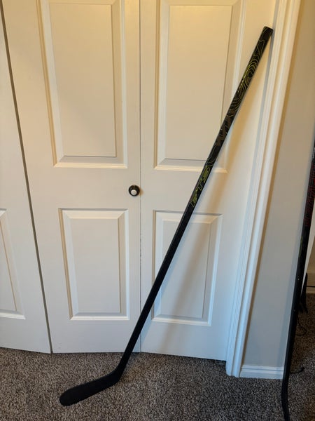 Senior Sher-Wood Right Handed Rekker Legend 1 P28  (Used)