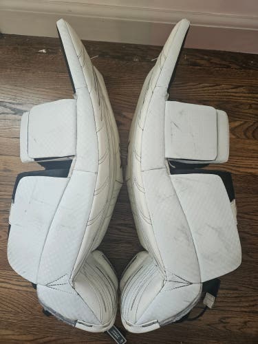 29" Brian's GNETik X5 Goalie Leg Pads (Used)