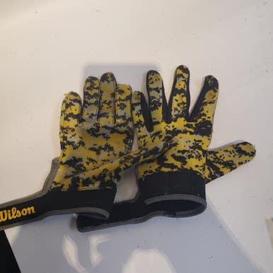 Used Wilson Md Batting Gloves 11849-s000014826