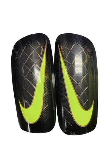 Used Nike Xl Soccer Shin Guards 11849-s000017988