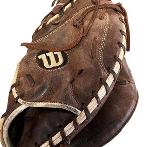 Wilson Right Hand Throw Catcher's A900 Baseball Glove 34" (Used)