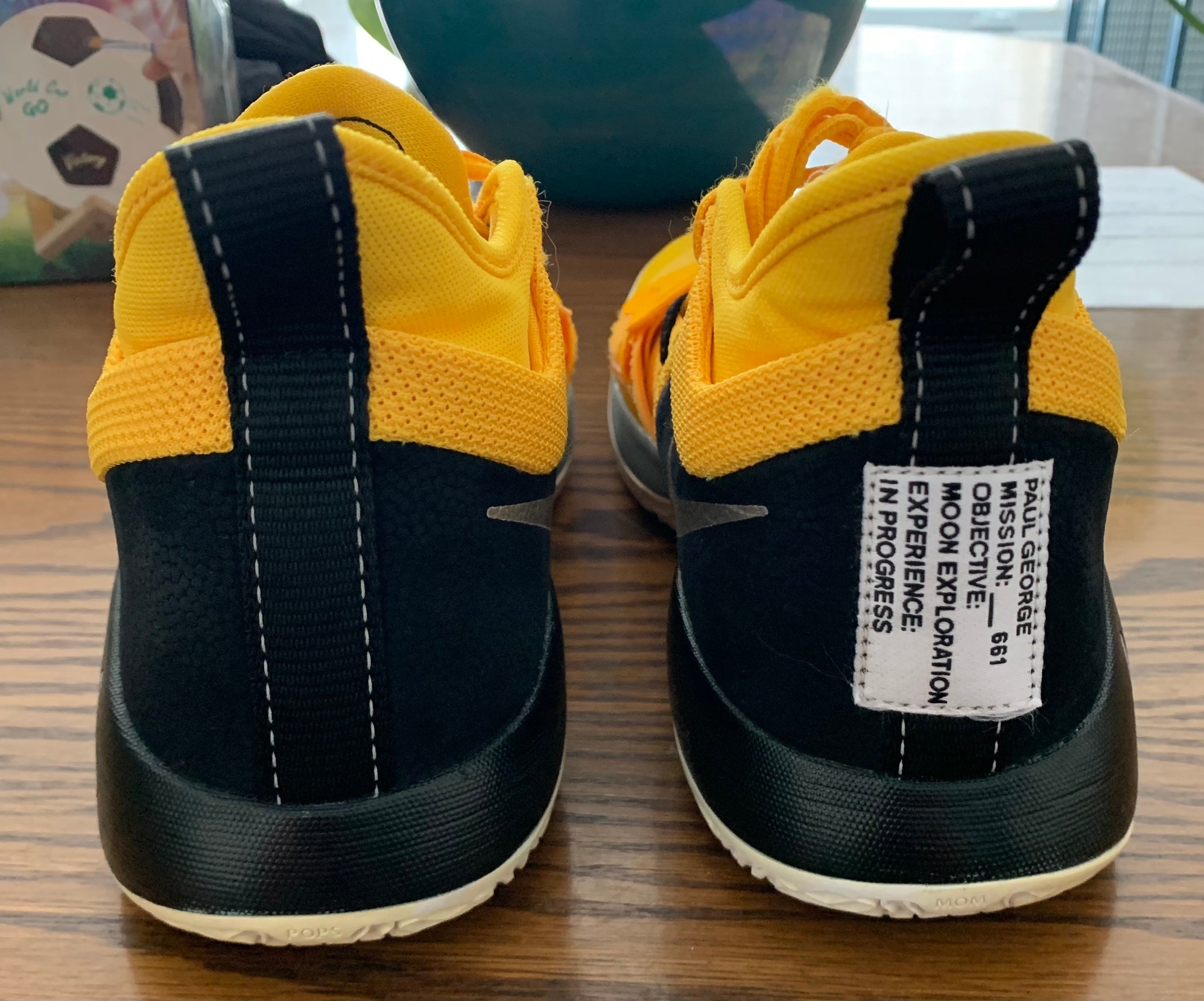 STARGLOW パーカー Mサイズ-Aminé × New Balance “The Mooz” 中古美品