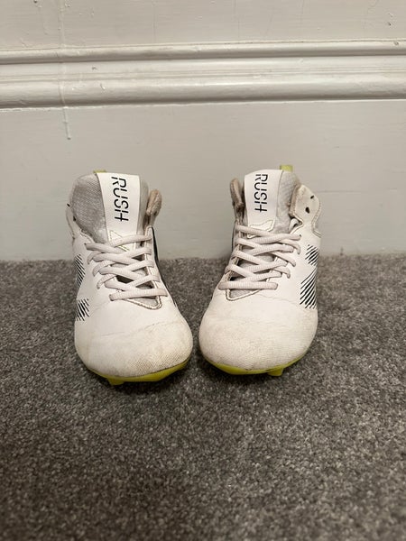 White Unisex  Youth New Balance Rush Size 2W (Used)