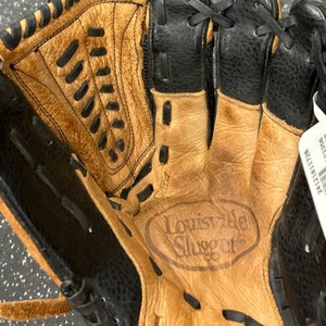 Louisville Slugger Right Hand Throw Infield GENB1200 Baseball Glove 12" (Used)