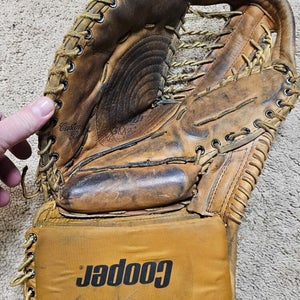 COOPER GM21 Full Right Vintage Hockey Catcher Catch Glove Trapper Used Worn