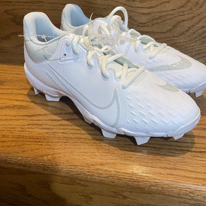 White Women's Size M 7.5 (W 8.5) Nike Low Top Molded Cleats Hyperdiamond 4 Elite (New)
