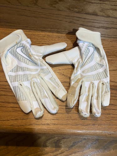 Nike Youth Large White Batting Gloves