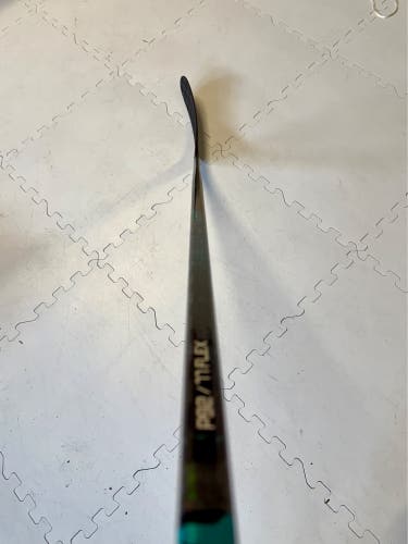 NEW Senior Bauer Twitch P92 Right Handed Hockey Stick