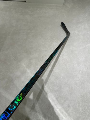 NEW Intermediate Bauer Twitch Left Hand Hockey Stick P92 Curve