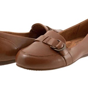 SoftWalk Serra Loafer Women's Size 7 Luggage Leather Slip-On Flat Shoes P342