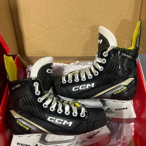 CCM AS-560 Regular Width Size 5 (New)