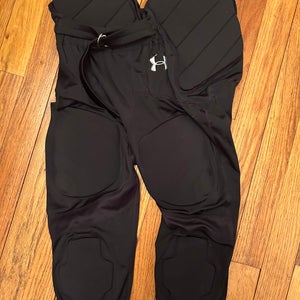 YXL Football Pants Under Armour (Like  New)
