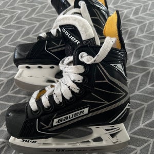 Bauer Supreme Matrix Regular Width 10.5 (Used)