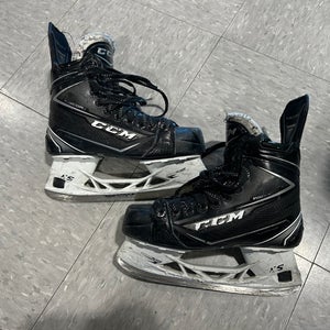 Intermediate CCM RibCor 78K Hockey Skates Regular Width Size 4 (Used)