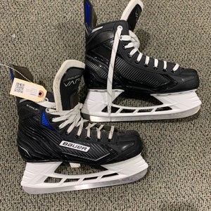 Senior Bauer Vapor VOLT Hockey Skates 8 (Used)