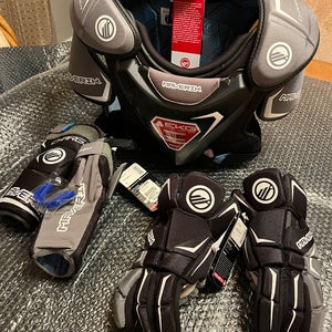 NWT- new Maverick charger youth large lacrosse chest protector, elbow and gloves