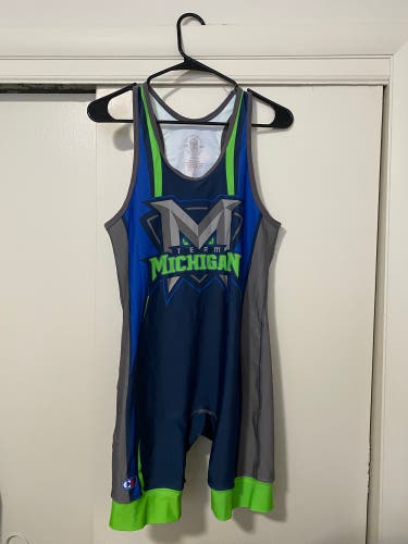 BUNDLE OF MULTIPLE ITEMS (See Description For Details)