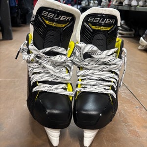 New Intermediate Bauer Supreme M4 Hockey Skates