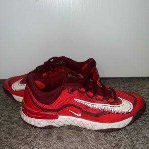 Red Men's Size M 10.5 (W 11.5) Adult Nike Low Top Turf Cleats Nike alpha huarache elite 4 (Used)