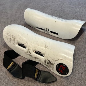 Shin Guards One Size Fits All Fuxi (Used)