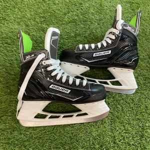 Intermediate Bauer XLS Hockey Skates Regular Width Size 5 (New)