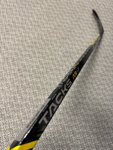 CCM Tacks AS-VI 55 flex P28 curve right hand stick